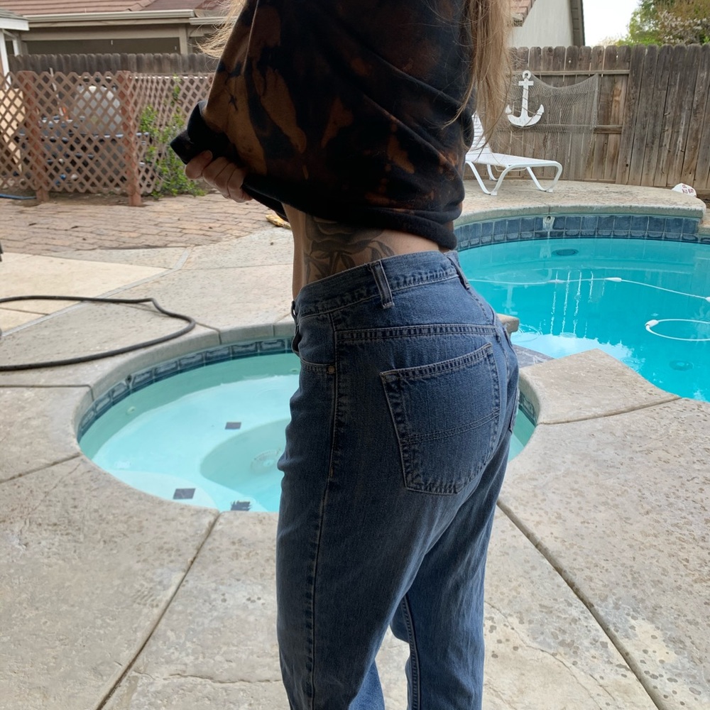 VINTAGE mid rise Tommy Hilfiger jeans.